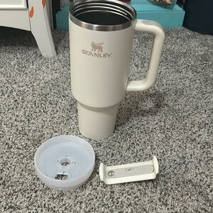 ❤️sold❤️ Stanley/Young living 40 ounce tumbler